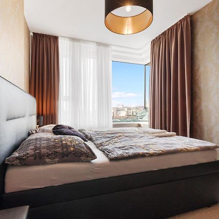 Panorama City Apartment In Downtown Area With Free Parking And Castle View Bratislava Eksteriør billede
