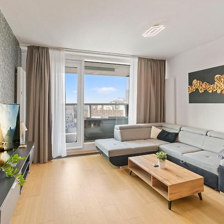 Panorama City Apartment In Downtown Area With Free Parking And Castle View Bratislava Eksteriør billede