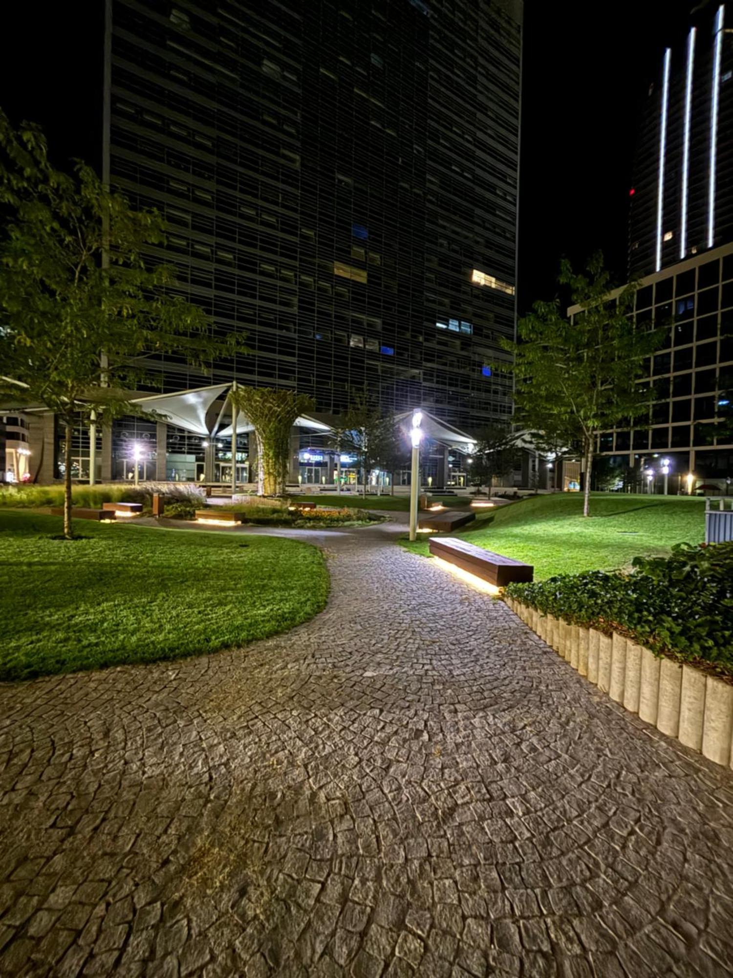 Panorama City Apartment In Downtown Area With Free Parking And Castle View Bratislava Eksteriør billede