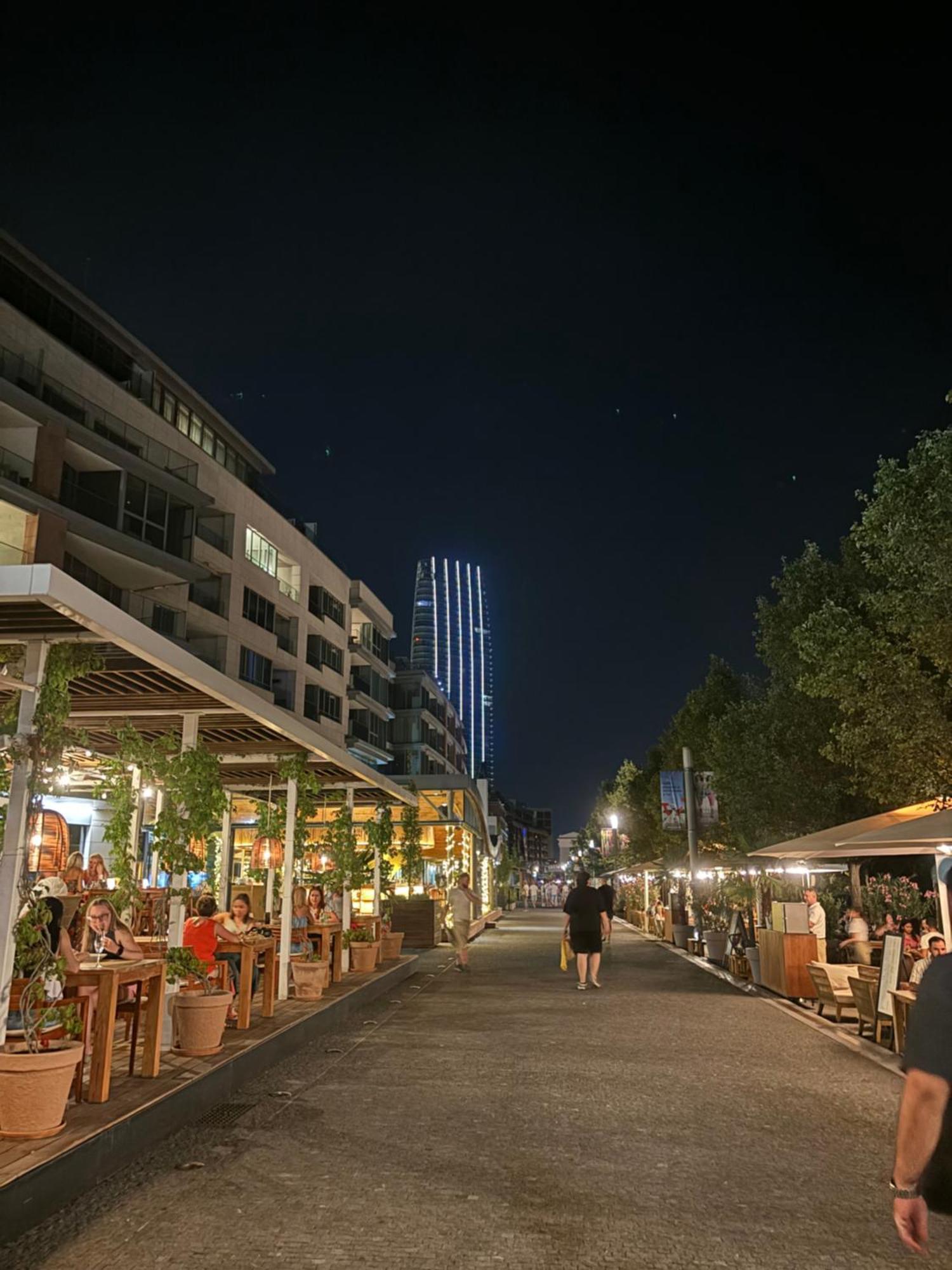 Panorama City Apartment In Downtown Area With Free Parking And Castle View Bratislava Eksteriør billede