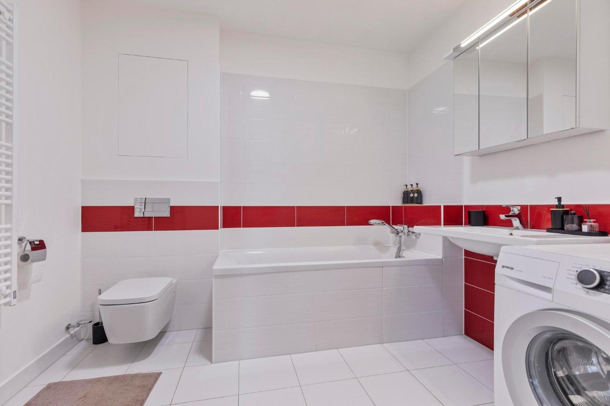 Panorama City Apartment In Downtown Area With Free Parking And Castle View Bratislava Eksteriør billede