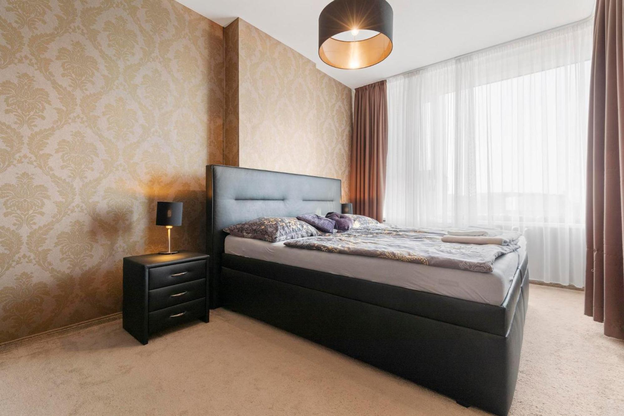 Panorama City Apartment In Downtown Area With Free Parking And Castle View Bratislava Eksteriør billede