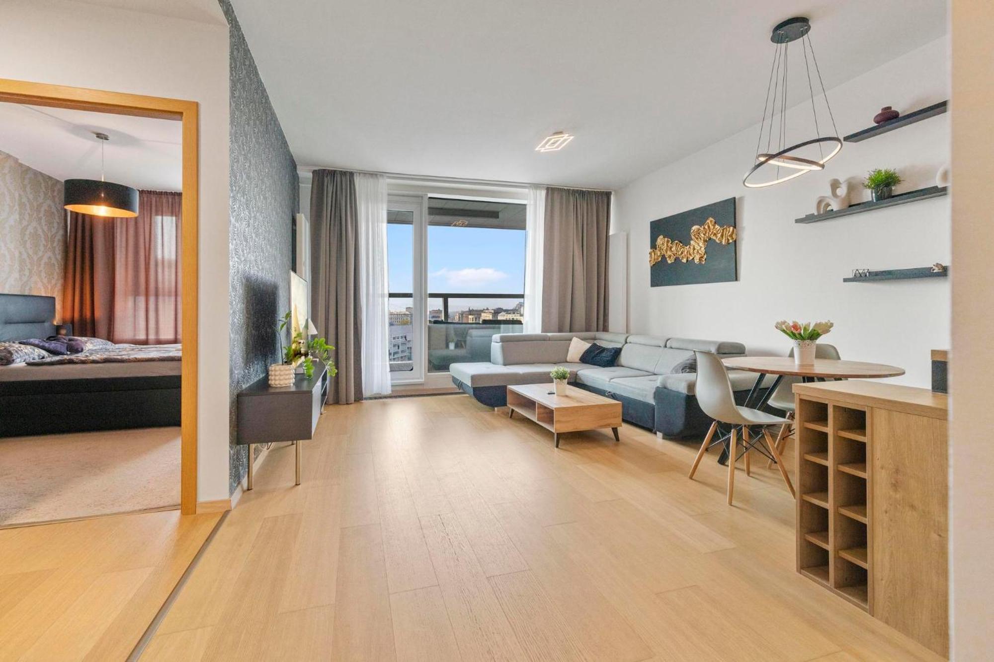 Panorama City Apartment In Downtown Area With Free Parking And Castle View Bratislava Eksteriør billede